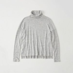 Abercrombie Cozy Turtleneck in Gray